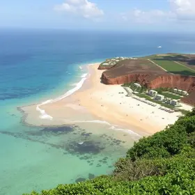 Praia do Patacho: como chegar, preços e dicas Praia do Patacho